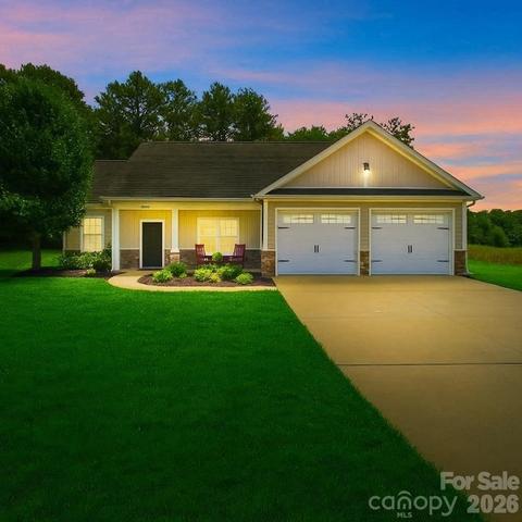 2100 Waterford Pointe Rd, Lexington, NC 27292