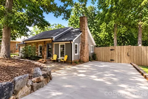 7112 Walterboro Rd, Charlotte, NC 28227