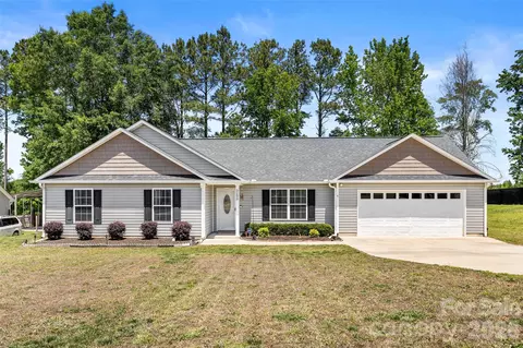Exterior - 3200 Silver Fox 48 Cir #48, Lancaster, SC 29720 photo 1 of 2