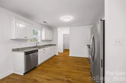 Kitchen - 3200 Silver Fox 48 Cir #48, Lancaster, SC 29720 photo 1 of 1