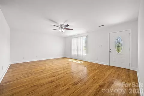 Living - 3200 Silver Fox 48 Cir #48, Lancaster, SC 29720 photo 2 of 3