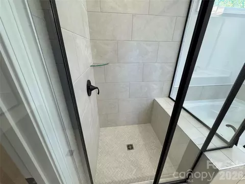Bath - 974 Kinship Dr, Lancaster, SC 29720 photo 2 of 5