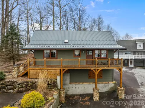 6773 Pinnacle Mountain Rd, Zirconia, NC 28790