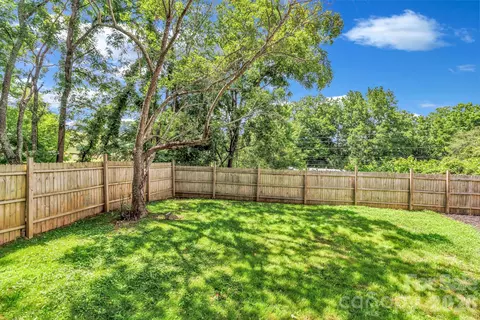 Exterior - 144 Pinehaven Dr, Clyde, NC 28721 photo 3 of 7