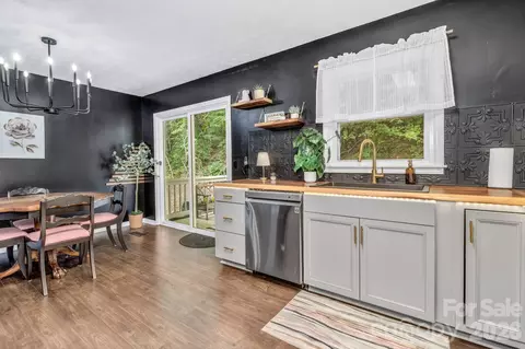 Kitchen - 144 Pinehaven Dr, Clyde, NC 28721 photo 2 of 2