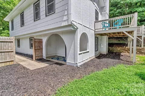 Exterior - 144 Pinehaven Dr, Clyde, NC 28721 photo 6 of 7