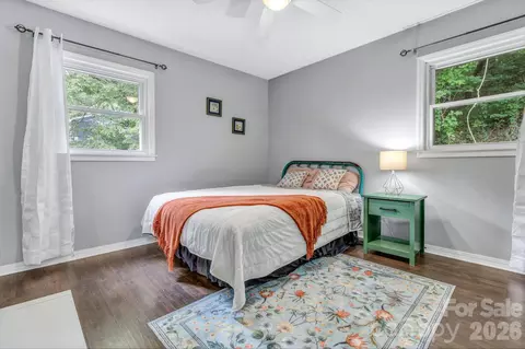 Bedroom - 144 Pinehaven Dr, Clyde, NC 28721 photo 1 of 4