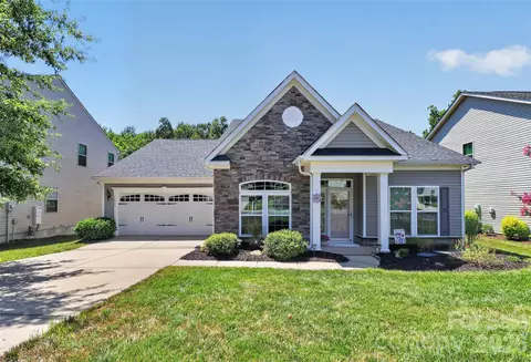 12823 Plumleaf Dr, Charlotte, NC 28213