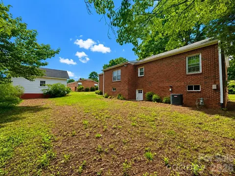 112 3rd Ne St NE, Conover, NC 28613 photo 5