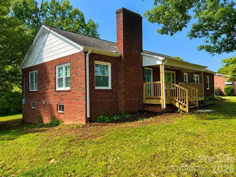 112 3rd Ne St NE, Conover, NC 28613 photo 6