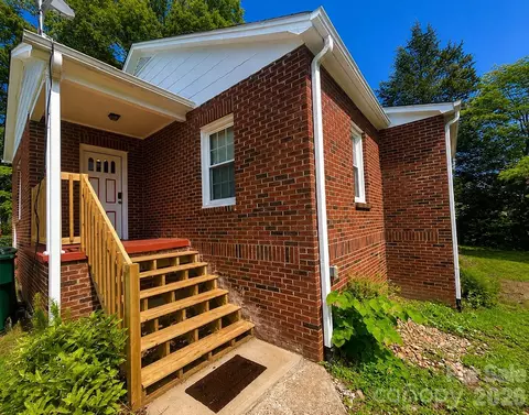 112 3rd Ne St NE, Conover, NC 28613 photo 3