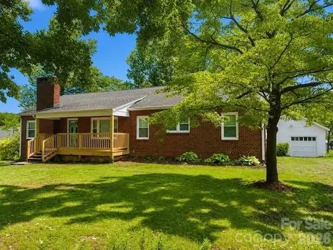 112 3rd Ne St NE, Conover, NC 28613 photo 2