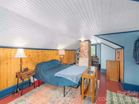 Bedroom - 5249 Old Clyde Rd, Clyde, NC 28721 photo 6 of 6