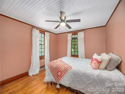 Bedroom - 5249 Old Clyde Rd, Clyde, NC 28721 photo 1 of 6