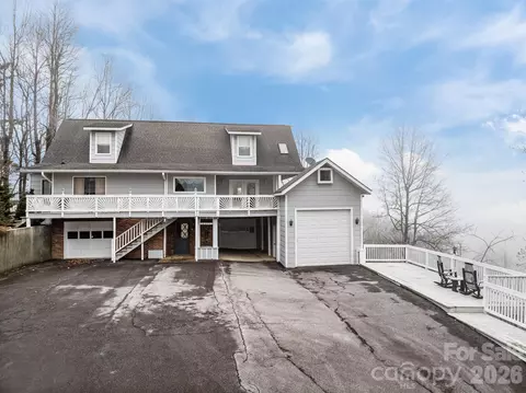 6777 Pinnacle Mountain Rd, Zirconia, NC 28790