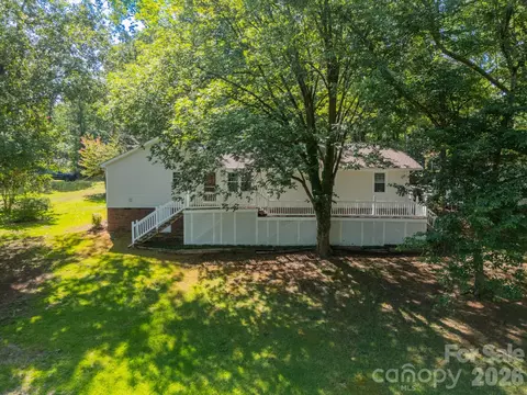 Exterior - 1077 E Shore Dr, Lancaster, SC 29720 photo 4 of 9