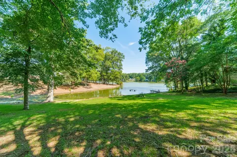 View/Area - 1077 E Shore Dr, Lancaster, SC 29720 photo 3 of 7