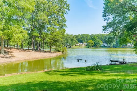 View/Area - 1077 E Shore Dr, Lancaster, SC 29720 photo 4 of 7