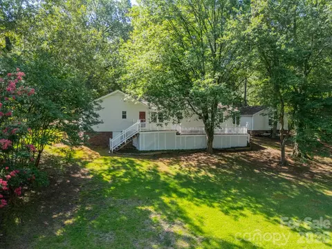 Exterior - 1077 E Shore Dr, Lancaster, SC 29720 photo 9 of 9