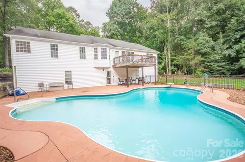 Exterior - 588 Abbeydale Rd, Harmony, NC 28634 photo 3 of 5