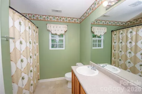 Bath - 588 Abbeydale Rd, Harmony, NC 28634 photo 1 of 3