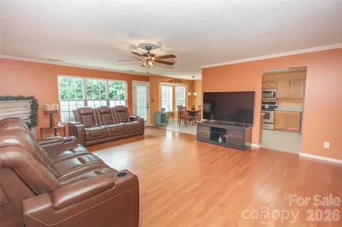 Living - 588 Abbeydale Rd, Harmony, NC 28634 photo 2 of 4