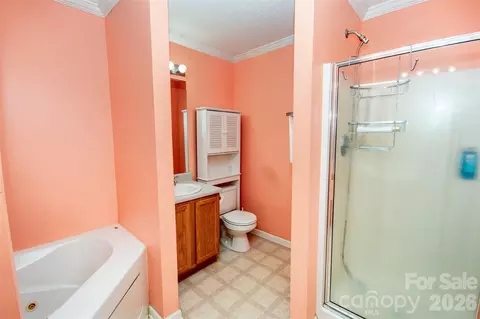 Bath - 588 Abbeydale Rd, Harmony, NC 28634 photo 3 of 3