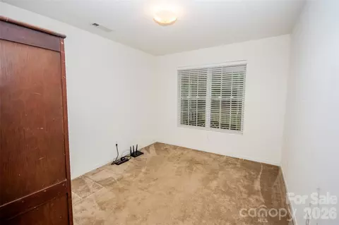 Bedroom - 588 Abbeydale Rd, Harmony, NC 28634 photo 2 of 3