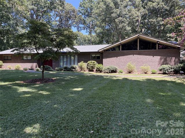 107 Augusta Dr, Statesville, NC 28625