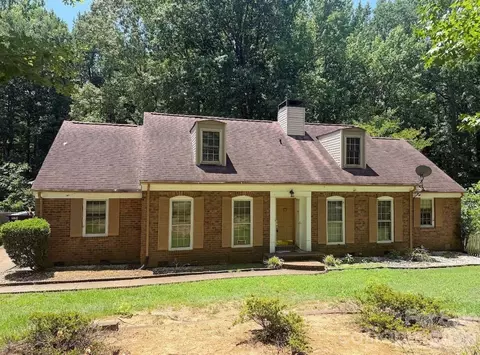 9112 Hinson Dr, Matthews, NC 28105