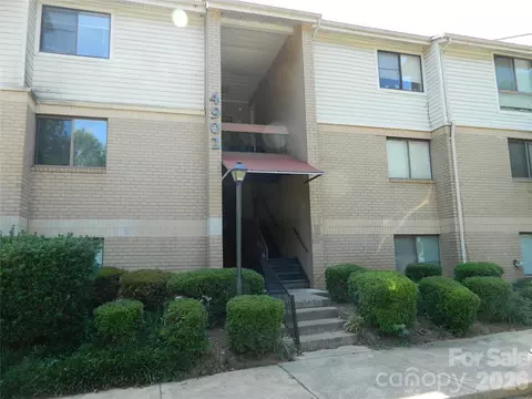 4902 Spring Lake Dr, Charlotte, NC 28212
