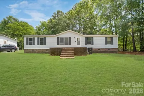 109 Maynard Ave, Wadesboro, NC 28170