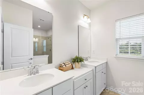 Bath - 963 Portrush Ln, Tega Cay, SC 29708 photo 1 of 2