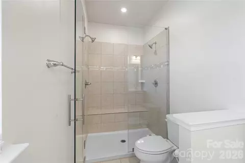 Bath - 963 Portrush Ln, Tega Cay, SC 29708 photo 2 of 2