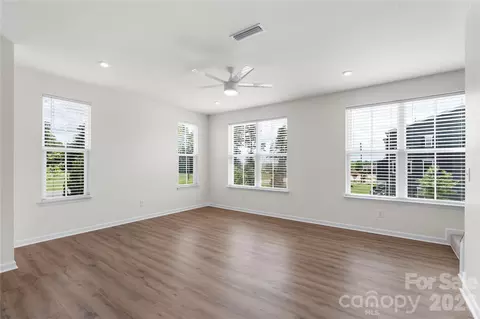 Living - 963 Portrush Ln, Tega Cay, SC 29708 photo 4 of 6