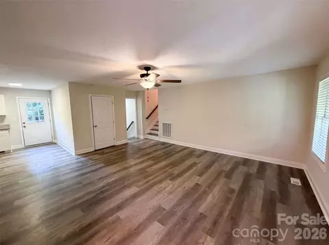 930 Marshall Dr, Concord, NC 28027 photo 3