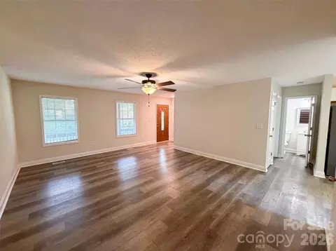 930 Marshall Dr, Concord, NC 28027 photo 6