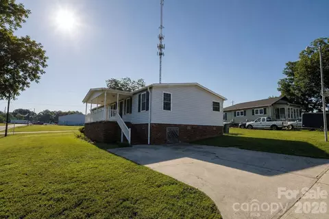 Exterior - 201 E 27th St, Kannapolis, NC 28083 photo 5 of 5