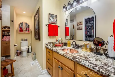 Bath - 6479 Ameba Ln, Denver, NC 28037 photo 2 of 4