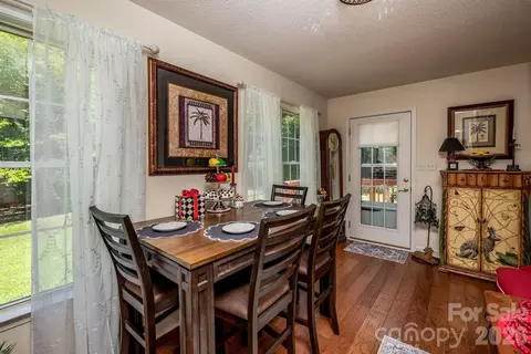 Dining - 6479 Ameba Ln, Denver, NC 28037 photo 4 of 5