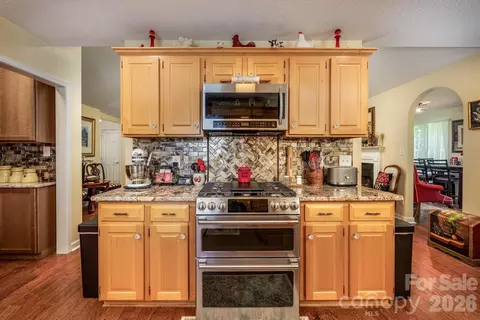 Kitchen - 6479 Ameba Ln, Denver, NC 28037 photo 5 of 6