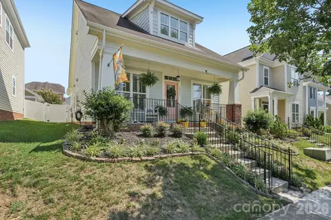Exterior - 16447 Leavitt Ln, Davidson, NC 28036 photo 4 of 14