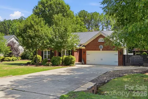 7254 Pine Ridge Dr, Denver, NC 28037
