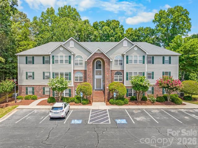 221 Timberline Ridge Ct, Winston Salem, NC 27106