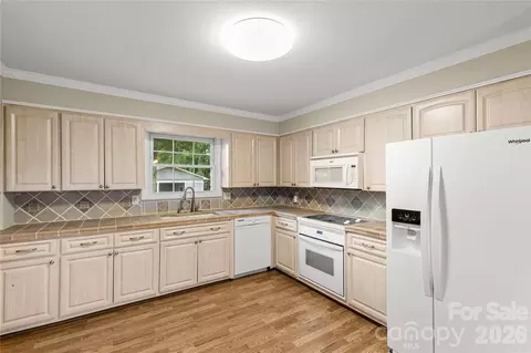 Kitchen - 2596 Kirkover Dr, Lancaster, SC 29720 photo 2 of 2