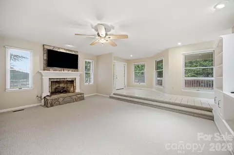 Living - 20118 Rainbow Cir, Cornelius, NC 28031 photo 4 of 6