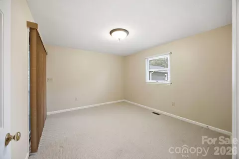 Bedroom - 20118 Rainbow Cir, Cornelius, NC 28031 photo 3 of 7