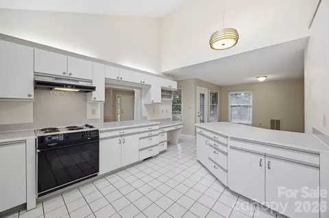 Kitchen - 20118 Rainbow Cir, Cornelius, NC 28031 photo 2 of 5