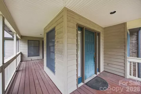 Exterior - 20118 Rainbow Cir, Cornelius, NC 28031 photo 6 of 10