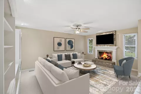 Living - 20118 Rainbow Cir, Cornelius, NC 28031 photo 2 of 6